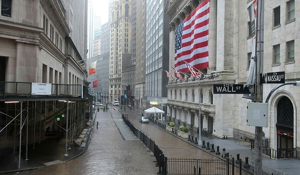 Wall Street bir zamanlar savunma duvarıydı şimdi dünyanın para duvarı.