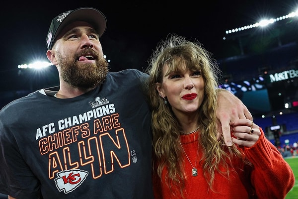 Dünyanın en başarılı şarkıcılarından Taylor Swift, kariyerinde kazandığı zaferlere bir de mutlu evlilik eklemeye hazırlanıyor.