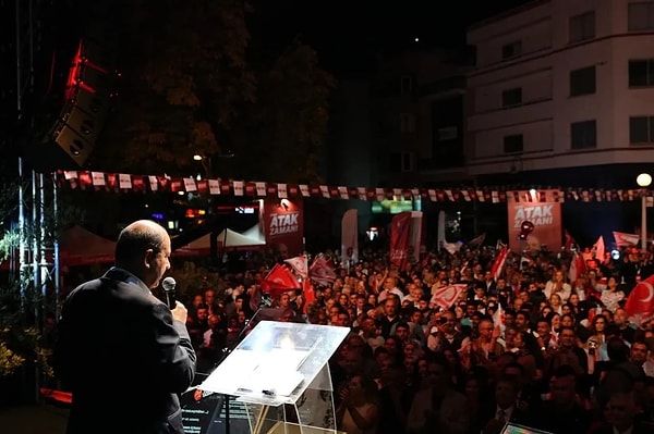İki aday ön plana çıktı.