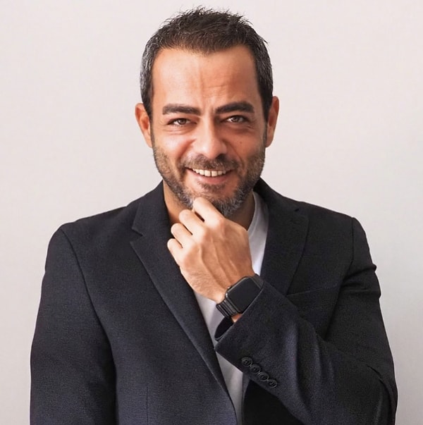 Ünlü oyuncu Kerem Fırtına, hayatını Halk TV’nin başarılı sunucusu Gözde Şeker ile birleştirdi.