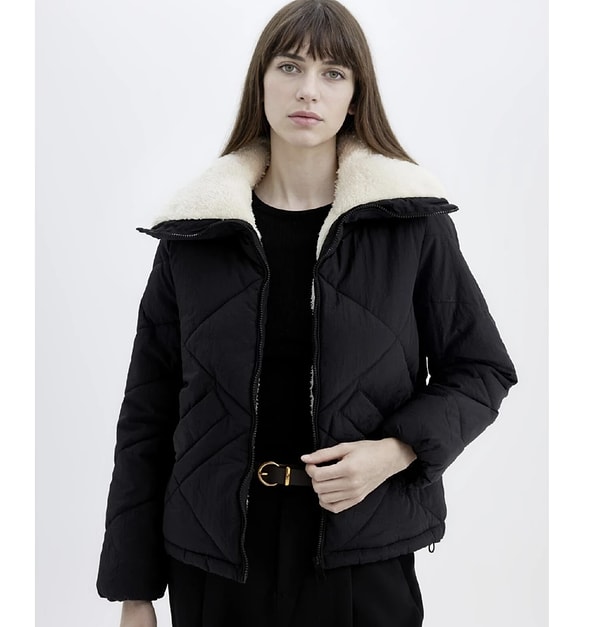 İç kürklü detaylarıyla hem sıcaklığı hem de şıklığı aynı anda sunan DeFacto Şişme Mont, bu kış stilinin kurtarıcısı olacak.