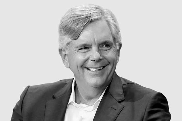 6. General Electric CEO’su H. Lawrence Culp Jr.’ın toplam yıllık kazancı yaklaşık ne kadar?