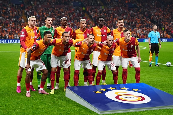 Galatasaray maça fırtına gibi başladı.