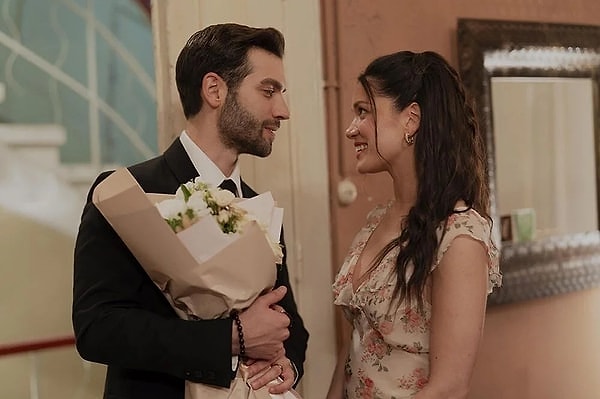Star TV'de ikinci sezonuyla ekrana gelen Sahipsizler'in kadrosu bu aralar epey hareketli.