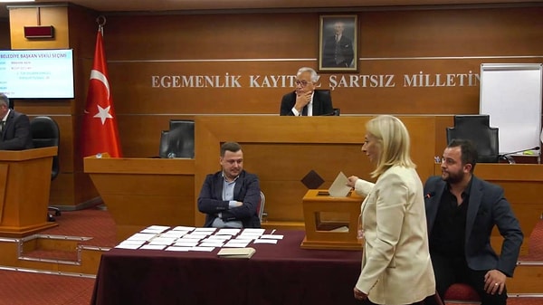 3.Turu kazanan AKP adayı oldu.