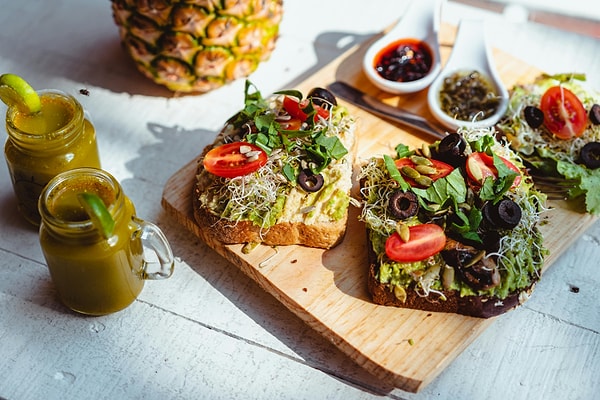 The role of healthy eating patterns in preventing and managing various chronic diseases is widely recognized.