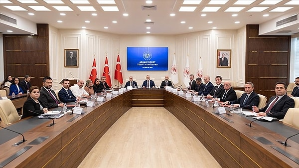 "İşçi kesimi somut bir şeyle gelmiyor karşımıza."