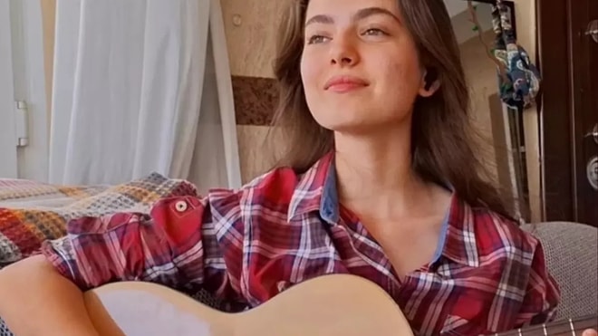 Followers Are Flooding Ava Yaman’s Instagram, the Actress Playing Eleni in “Taşacak Bu Deniz”!