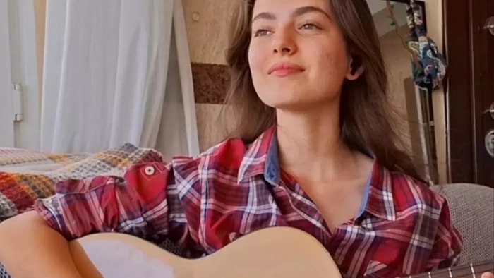 Followers Are Flooding Ava Yaman’s Instagram, the Actress Playing Eleni in “Taşacak Bu Deniz”!