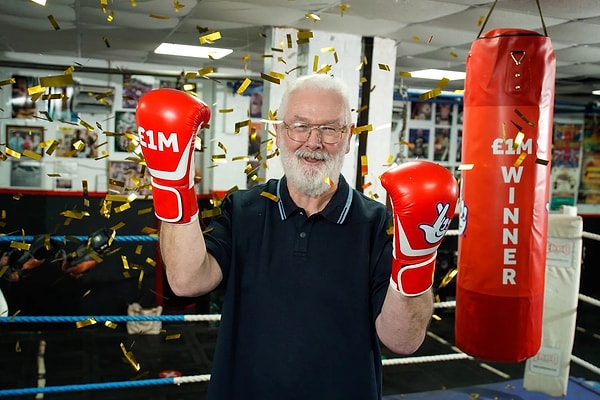 Kazandığı paranın en önemli kısmını eşi Rosa ile birlikte daha geniş ve konforlu bir eve taşınmak için kullanmak istiyor.