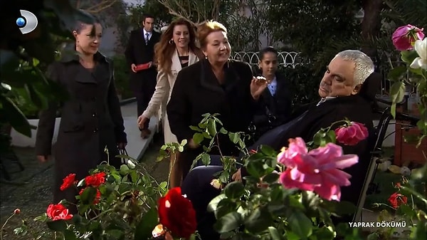 If you haven't watched 'Yaprak Dökümü', a series that has etched its name in gold in the history of Turkish television, during its original broadcast, you've undoubtedly stumbled upon its reruns that are aired annually.