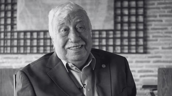 Ahmet Gülhan Kimdir?