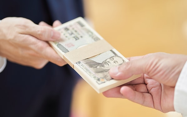 Parayı Elden Vermek Kaba Sayılıyor