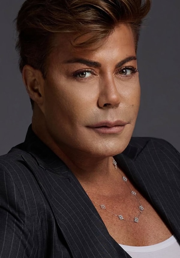 Sabah saatlerinde evinde fenalaşan ve kalp krizi geçirdiği öğrenilen Fatih Ürek'in 20 dakika boyunca kalbinin durduğu öğrenilmişti.