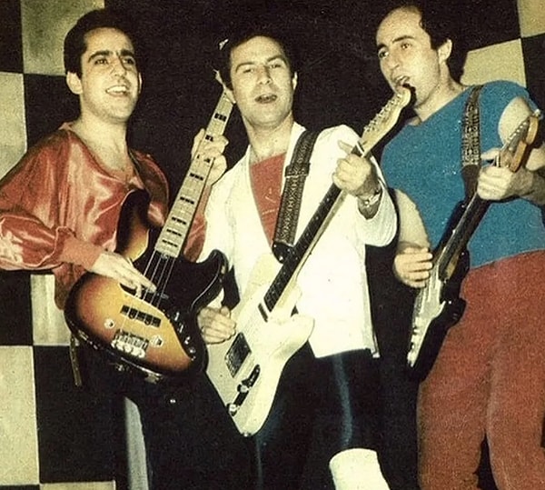 Bilmeyenler için şarkıyı biraz hatırlatalım: