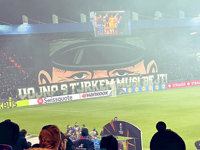 Plzen-Fenerbahçe Maçında Yapılan Koreografi Irkçılık mı Mizah mı?