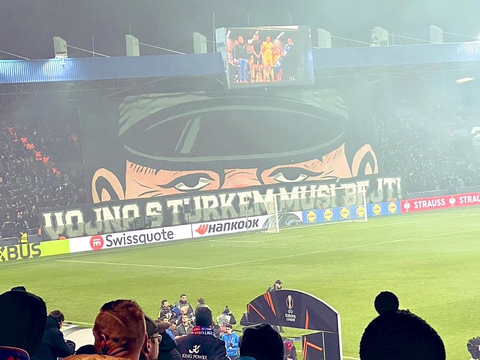 Plzen-Fenerbahçe Maçında Yapılan Koreografi Irkçılık mı Mizah mı?