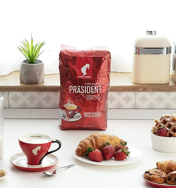 Bu hafta çok satanlar listesinde öne çıkan Julius Meinl President çekirdek kahve, orta kavrulmuş yapısı ve klasik aromasıyla güne keyifli bir başlangıç yapmak isteyenler için harika bir seçenek.