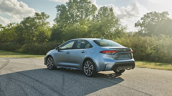 10- TOYOTA COROLLA SEDAN