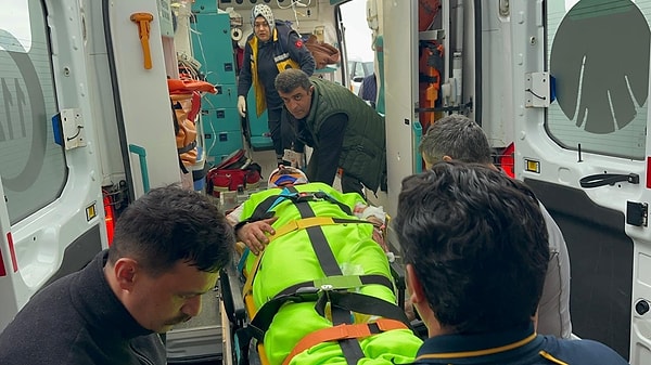 Elmaçukuru köyü sakinlerinden Ziya Eker, olayın detaylarını basın mensuplarına anlattı.