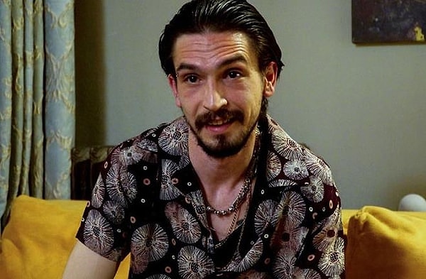 Çukur dizisinde canlandırdığı Timsah Celil karakteriyle hafızalarımıza kazınan oyuncu Ahmet Melih Yılmaz geçtiğimiz yıllarda cinsiyet geçiş ameliyatı olmuştu.