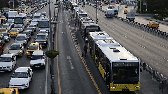 İstanbul'da Metrobüslerle İlgili Yeni Karar: Özel Günlerde Güzergahı Değişiyor