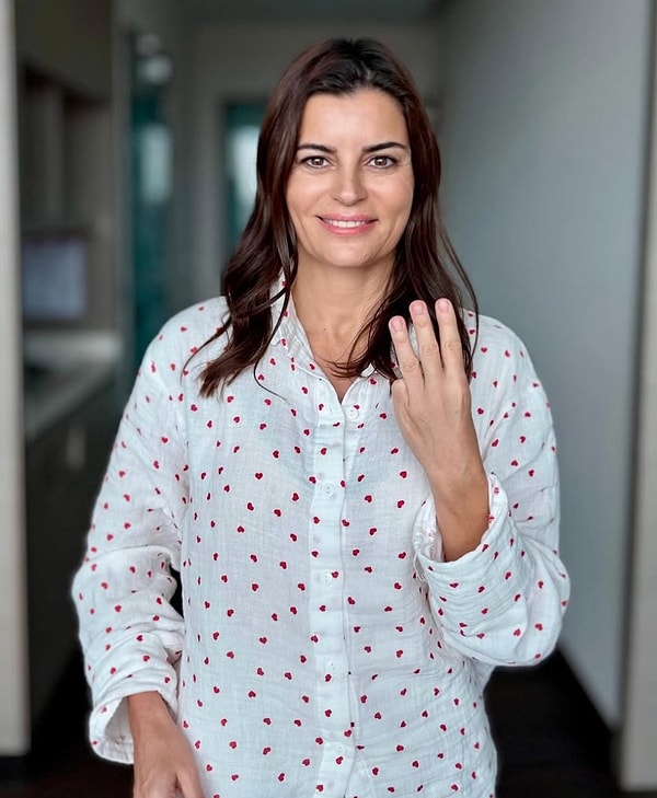 Ece Vahapoğlu'nun paylaşımın altına düştüğü notu şöyle bırakalım.