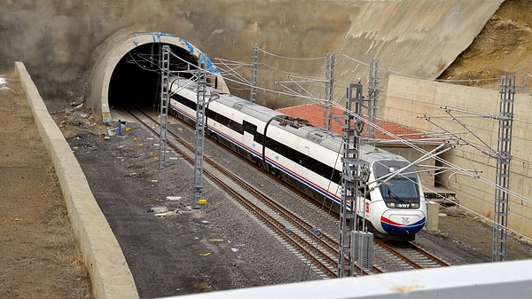 Projenin toplam maliyetinin 4,5 milyar Euro olduğu açıklandı.