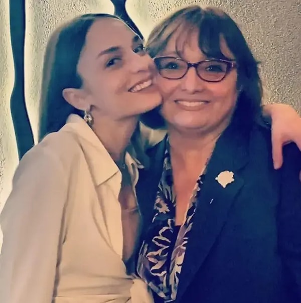 31 Ağustos'ta biricik annesi Meltem Vural'ı kaybeden Nilperi Şahinkaya, oldukça zorlu birkaç hafta geçirdi.