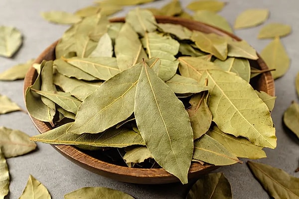 Sentetik oda kokularına doğal alternatifler: Defne yaprağı, adaçayı, lavanta...