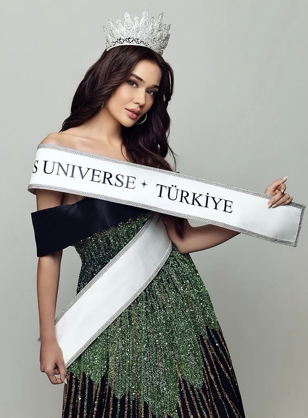 Bu sene Miss Universe yarışmasında ülkemizi temsil eden Ceren Arslan, son birkaç gündür sosyal medyanın gündeminden düşmüyor.