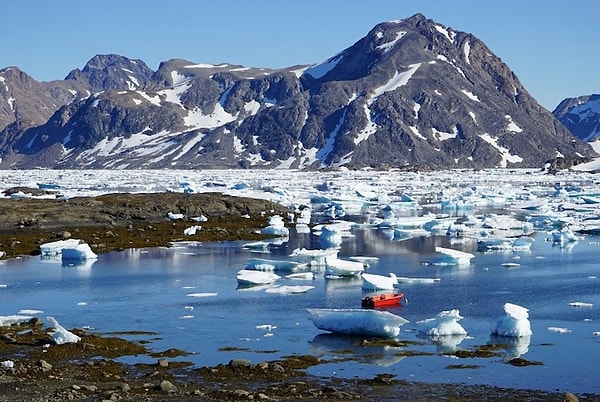 In the Norse tradition, a region was named based on the first characteristics observed upon its discovery.