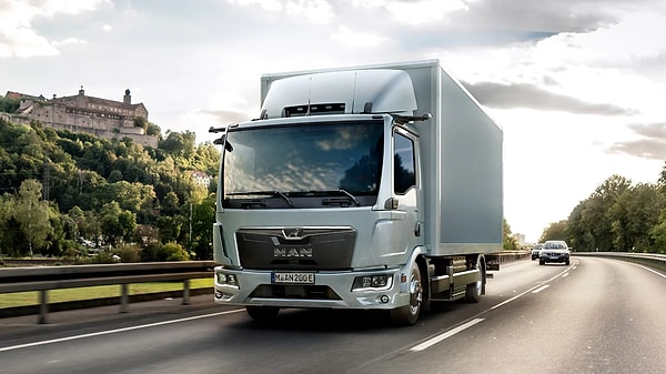 Otomotiv devi 2 bin işçiyi işten çıkaracak.