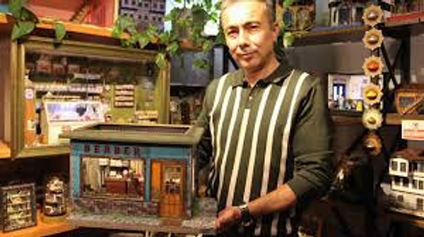 Çorum’da minyatür sanatına gönül veren Cengiz Semerci, hobi olarak başladığı çalışmaları uluslararası müşterilerle buluşturuyor.