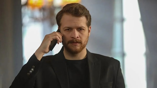 Kariyerinde yükselişe geçen Burak Yörük’ün hayranları çocukken de oyunculuk yaptığı dizileri geçtiğimiz haftalarda paylaşmıştı.