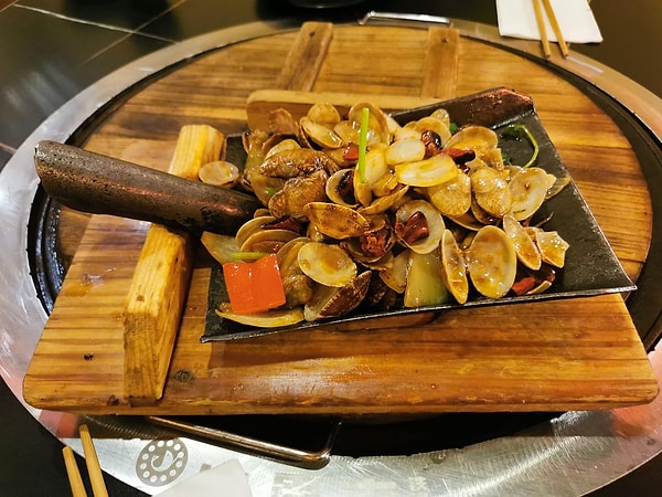 1. Zenginlikte son nokta: Kürekle istiridye ziyafeti!