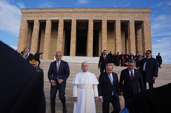 Papa 14. Leo, Anıtkabir'i ziyaret etti.