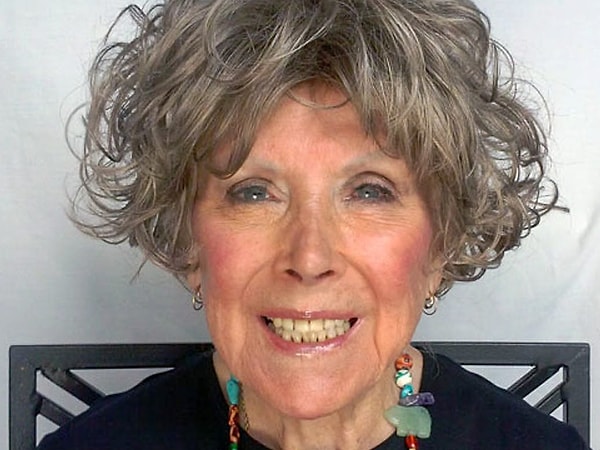 Minnesota’nın Lakeville kasabasında yaşayan 93 yaşındaki Elaina Gonzalez, genç görünümünün ve enerjisinin sırrını paylaştı.