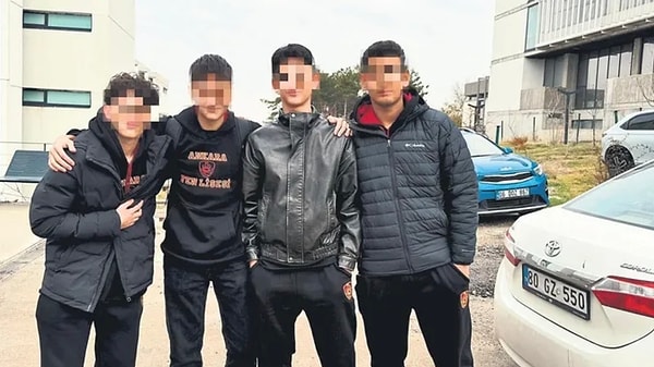 Bir açıklama da mezunlardan geldi.