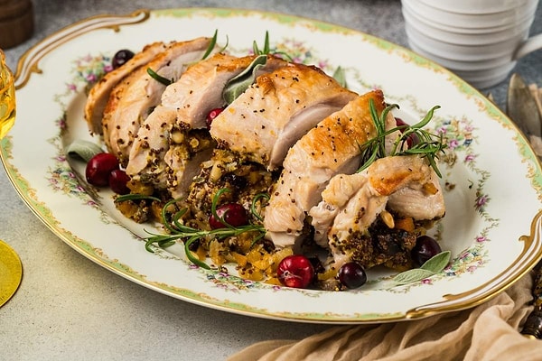 1. Doldurulmuş Hindi Göğüs ve Ezilmiş Brokoli