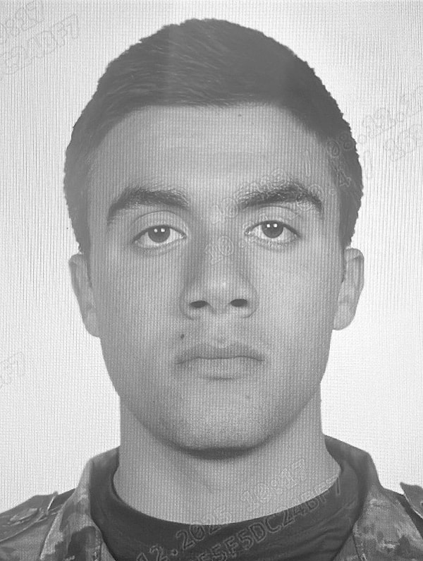 Çekmeköy'de sabah saatlerinde yapılan uyuşturucu operasyonunda şüphelilerin ateş açması sonucu bir özel harekat polisi yaralandı.