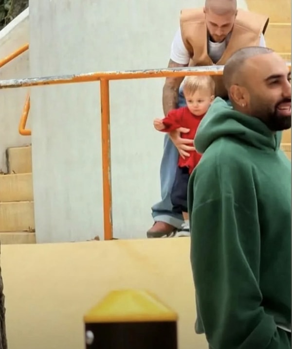 Until now! In the past few hours, baby Bieber's face has been seen for the first time.