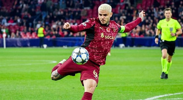 Bülent Timurlenk, yaşananları Sneijder'e yapılanları benzetti.