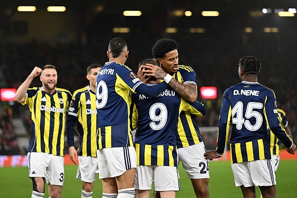 Fenerbahçe, Norveç deplasmanında rahat bir ilk yarı geçirdi.