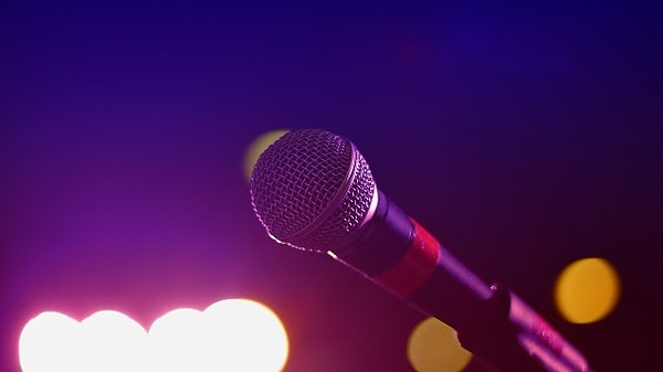 Tarihi dönemeçler şarkıları etkiliyor.