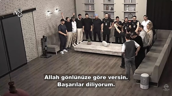 MasterChef Altın Kupa'da ilk eleme heyecanı gerçekleşti, iki kişi birden yarışmaya veda etti.