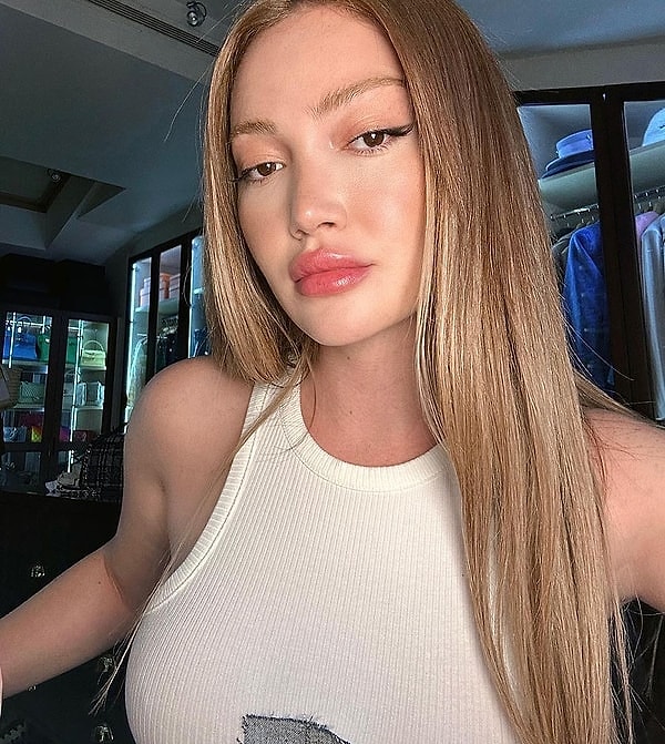 Çektiği makyaj videolarıyla ünlenen ve şimdilerin en popüler sosyal medya fenomenlerinden Danla Bilic'i mutlaka tanırsınız.