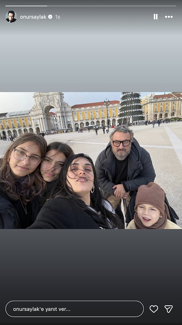 Tuba Büyüküstün ve Onur Saylak'ın kızını yıllar içinde birçok kez gördük fakat hep belli aralıklarla paylaşılan pozlarına şahitlik ettik.