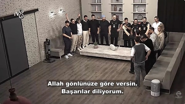 MasterChef Altın Kupa'dan elenen Barış'ın veda sırasında yaptığı hareket dikkat çekti.
