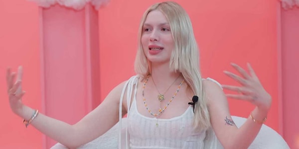 Türkiye yeni güne ünlülere yönelik düzenlenen uyuşturucu operasyonu ile uyandı.